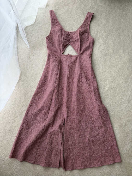 Christy Dawn Dresses & Skirts - BNWT Christy Dawn Mauve Pink Textured Cutout Midi Dress